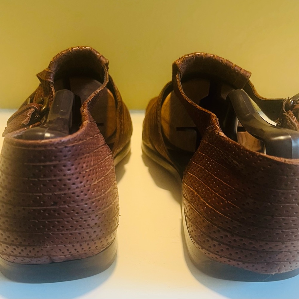 Tommy Bahama - Picture 5 of 10